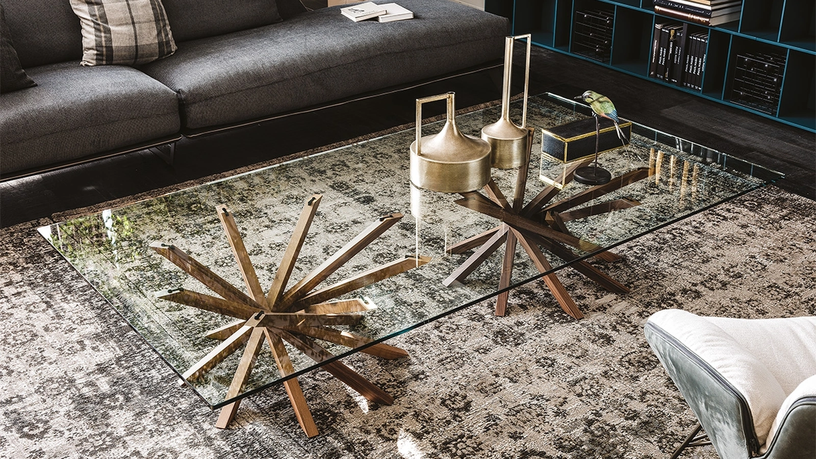 Tavolino Atari in cristallo con base in legno di Cattelan Italia