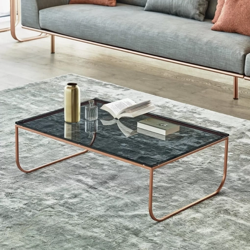 Tavolino Tokio con top in cristallo e base in acciaio laccato di Bontempi