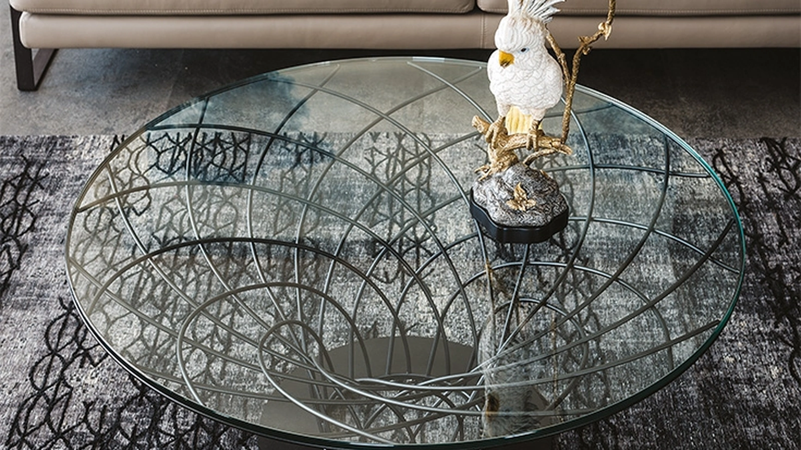 Tavolino con base in acciaio e piano in vetro Nido di Cattelan Italia