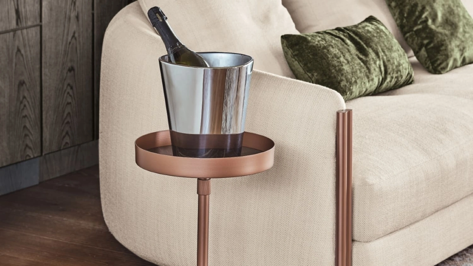 Tavolino Lift con top in cristallo e struttura in acciaio laccato di Bontempi