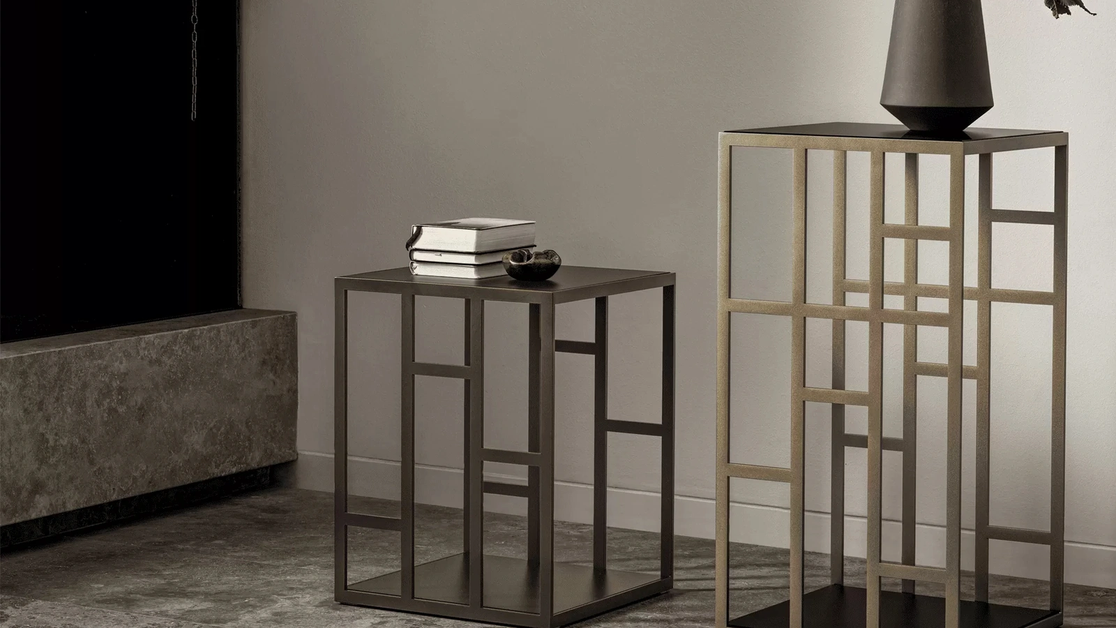 Tavolino Manhattan con top in cristallo e struttura in acciaio laccato di Bontempi