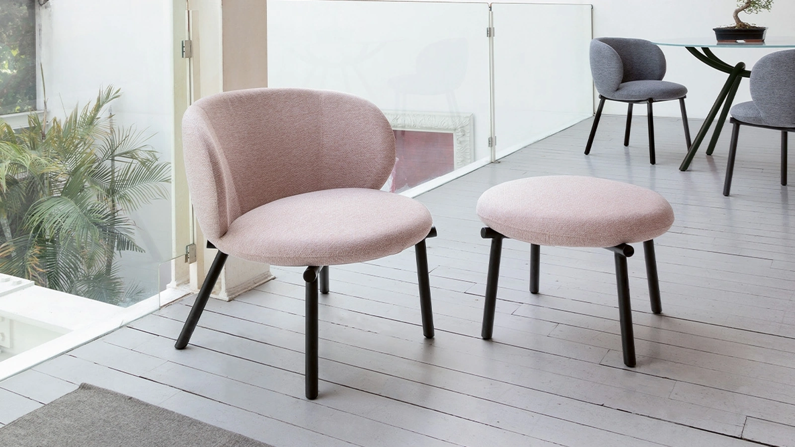 Pouf Kyoto in tessuto imbottito e metallo di Target Point