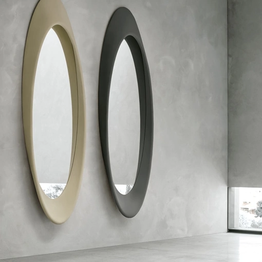 Specchiera Pleasure con cornice in poliuretano verniciato di Target Point