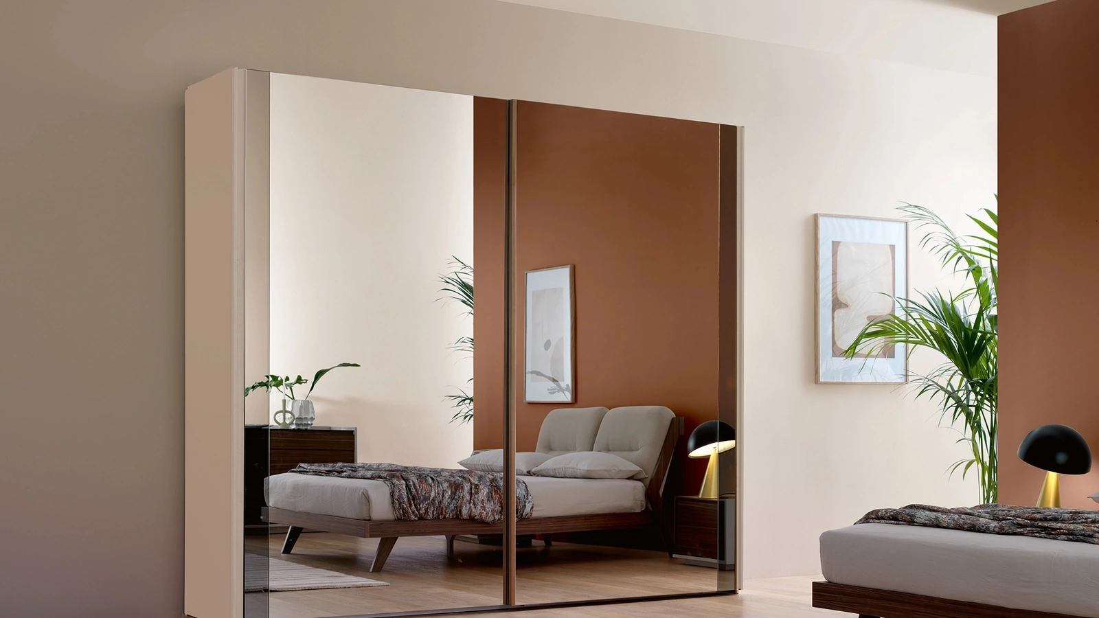 Armadio Cascata in laccato con ante a specchio di Le Fablier