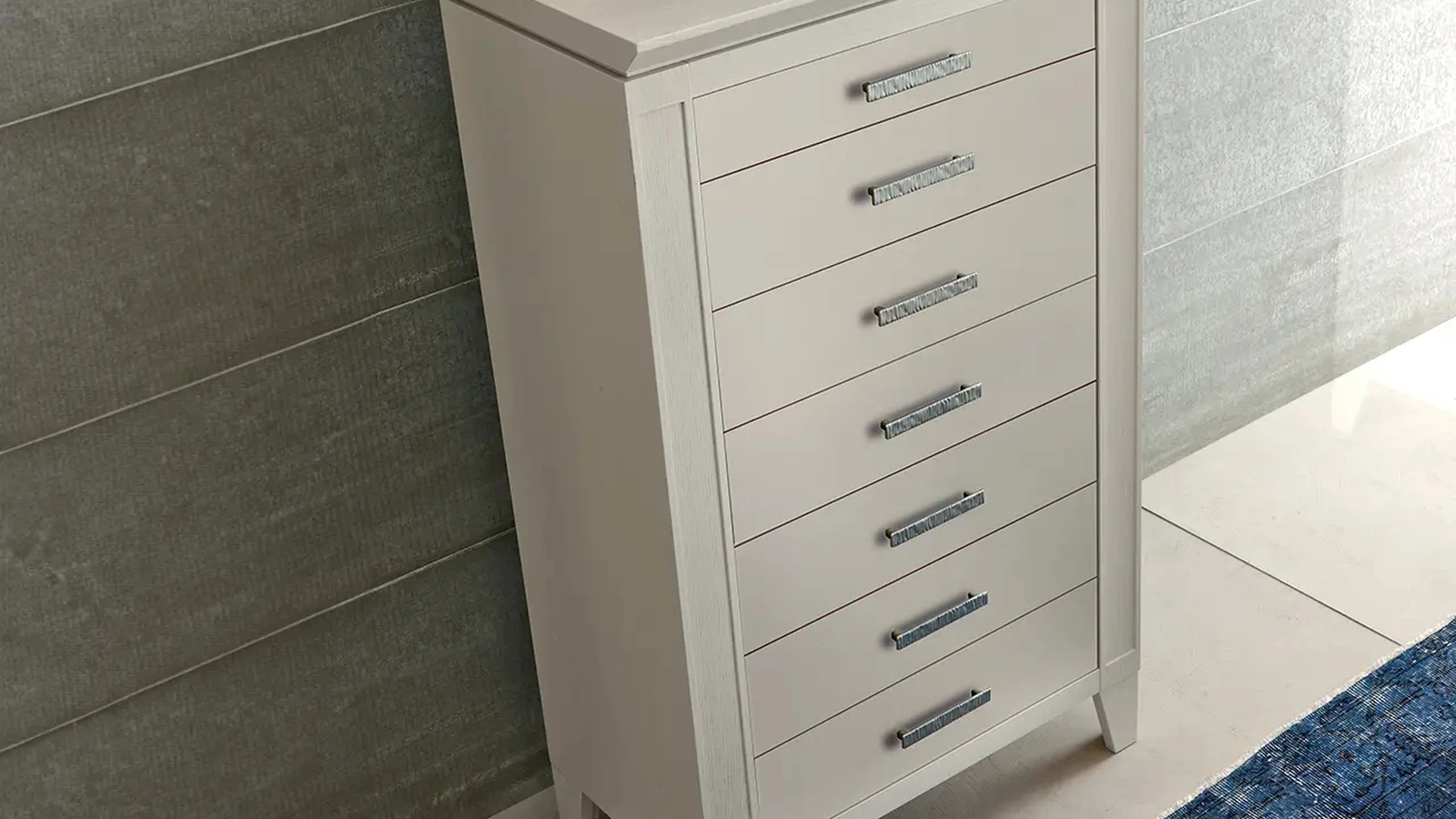 Cassettiera Rosalia in legno laccato di Le Fablier