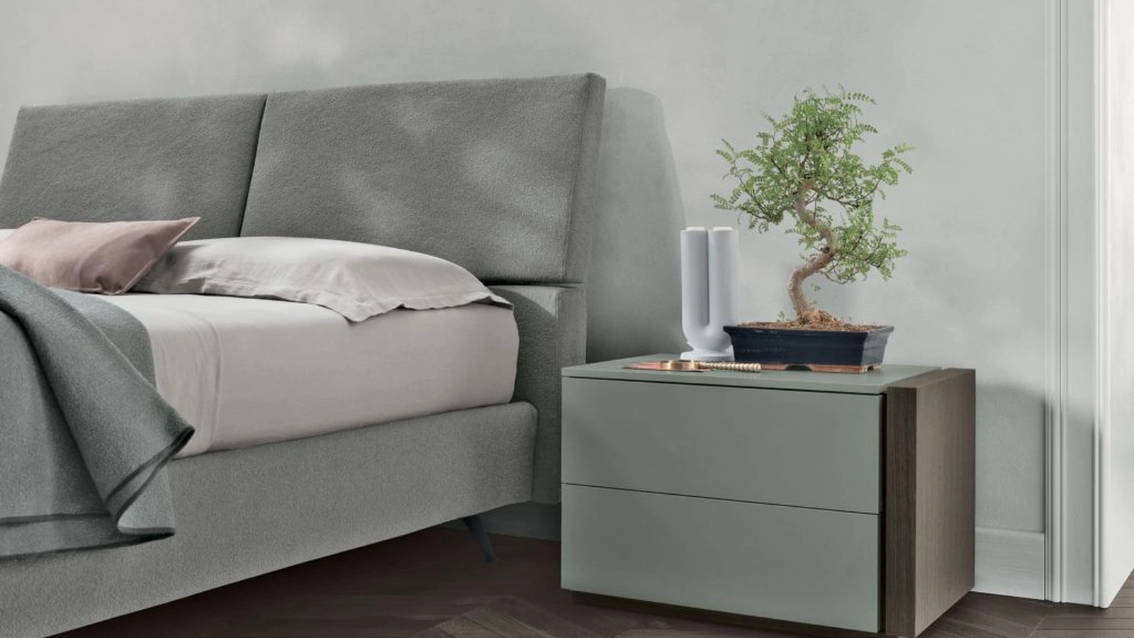 Comodino Capitol in laccato di Tomasella