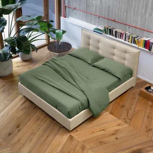 Letto moderno con testiera trapuntata Bob Capitonné di Noctis