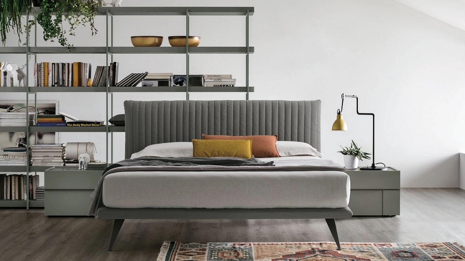 Letto con testiera in tessuto imbottito e trapuntato Bravo Plus di Tomasella