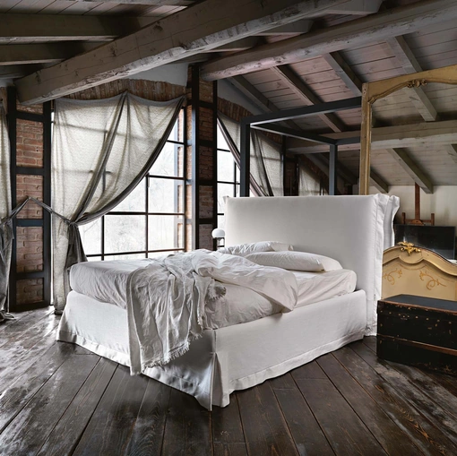 Letto con testiera imbottita Chloè di Noctis