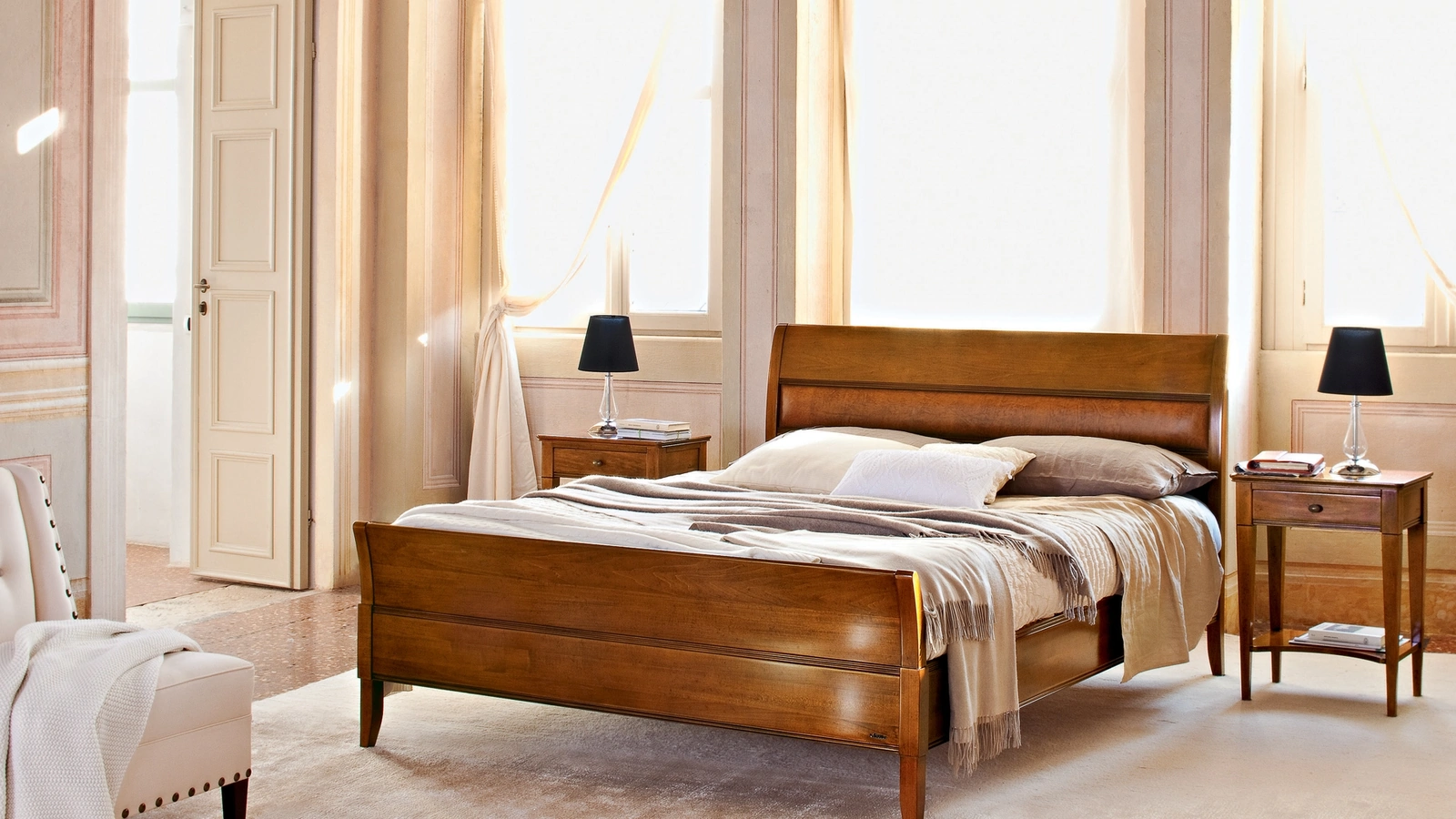 Letto matrimoniale in legno con testiera Granato di Le Fablier