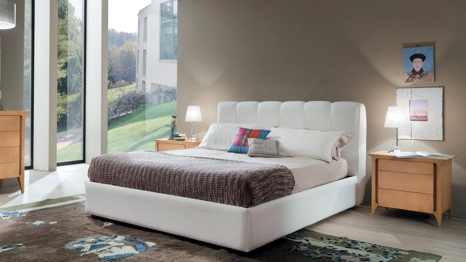 Letto in pelle imbottita con testiera trapuntata Rosa Charlotte di Le Fablier