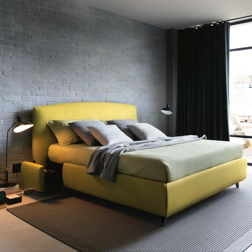 Letto in tessuto imbottito con contenitore Sula di Noctis