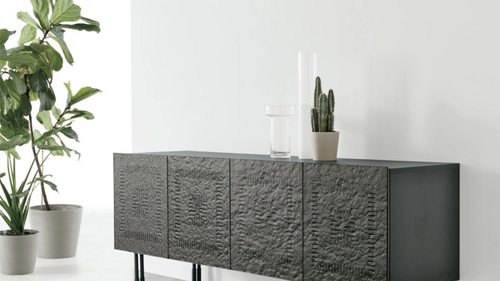 Madia Artemide in vetro ondulato di Target Point