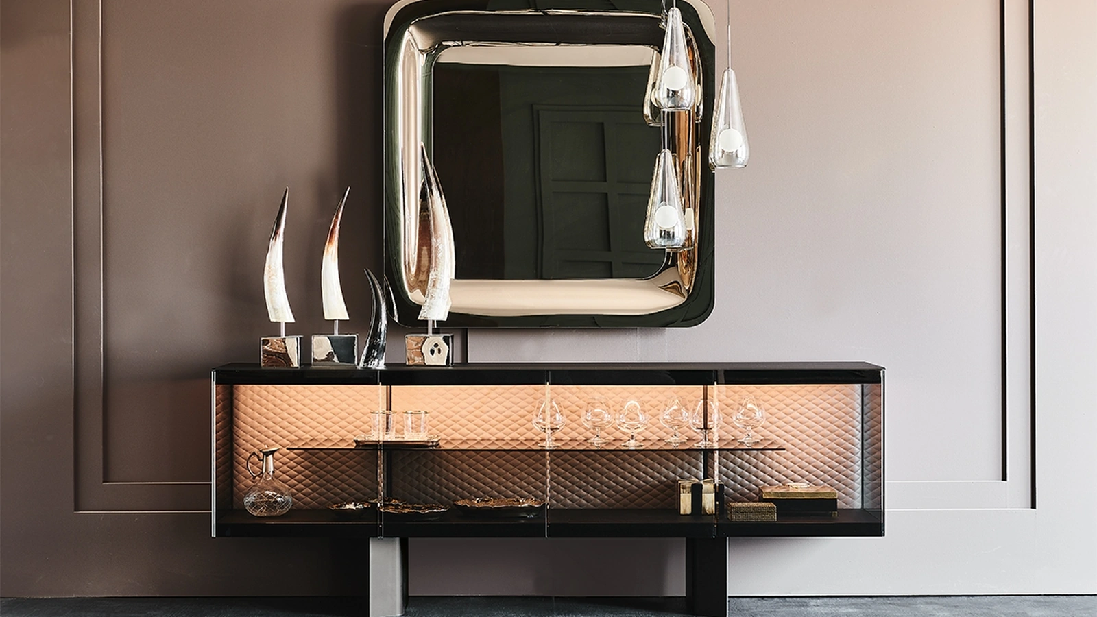 Madia in cristallo con schienale interno in ecopelle Boutique di Cattelan Italia