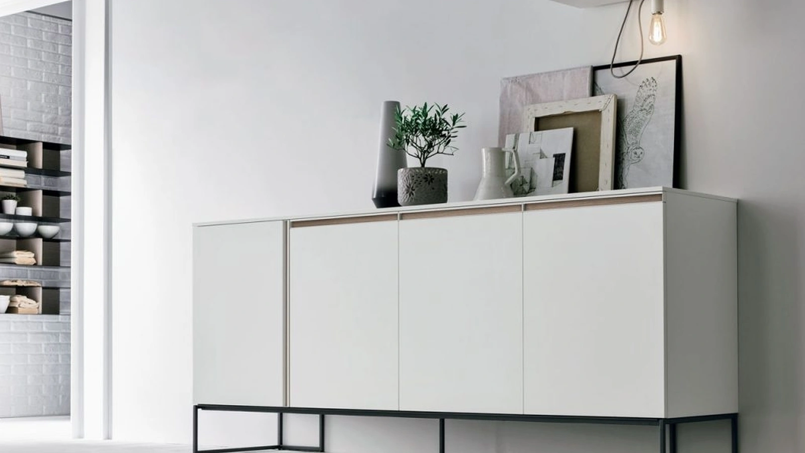 Madia Regolo R06 in materico opaco bianco gesso di Tomasella