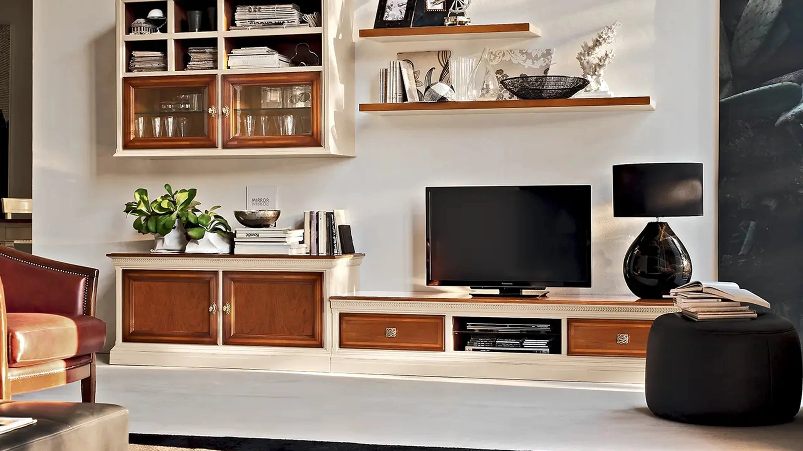 Parete Attrezzata I Ciliegi in legno bicolore composizione 04 di Le Fablier