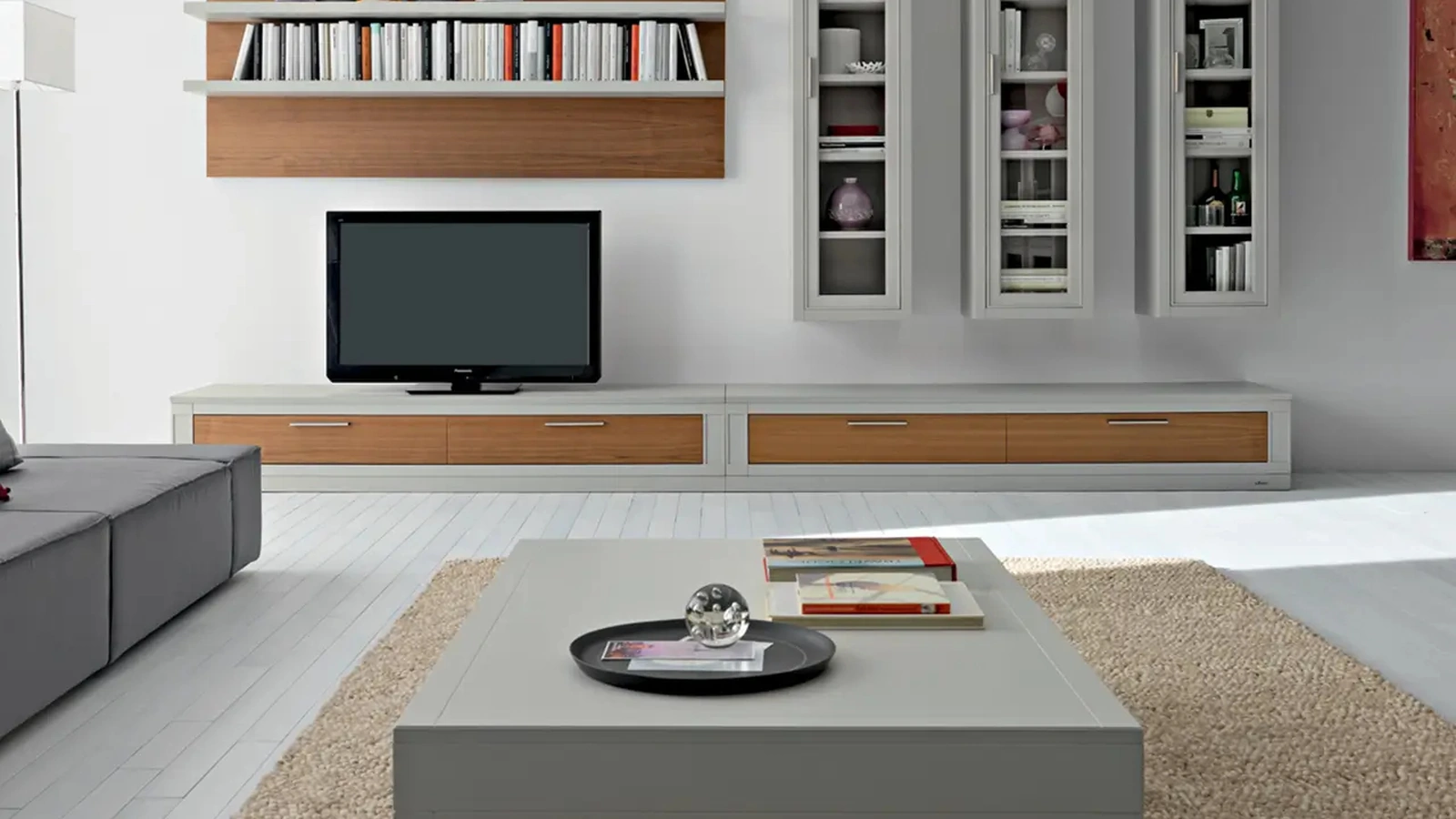 Parete Attrezzata in legno e laccato opaco Melograno composizione 14 di Le Fablier