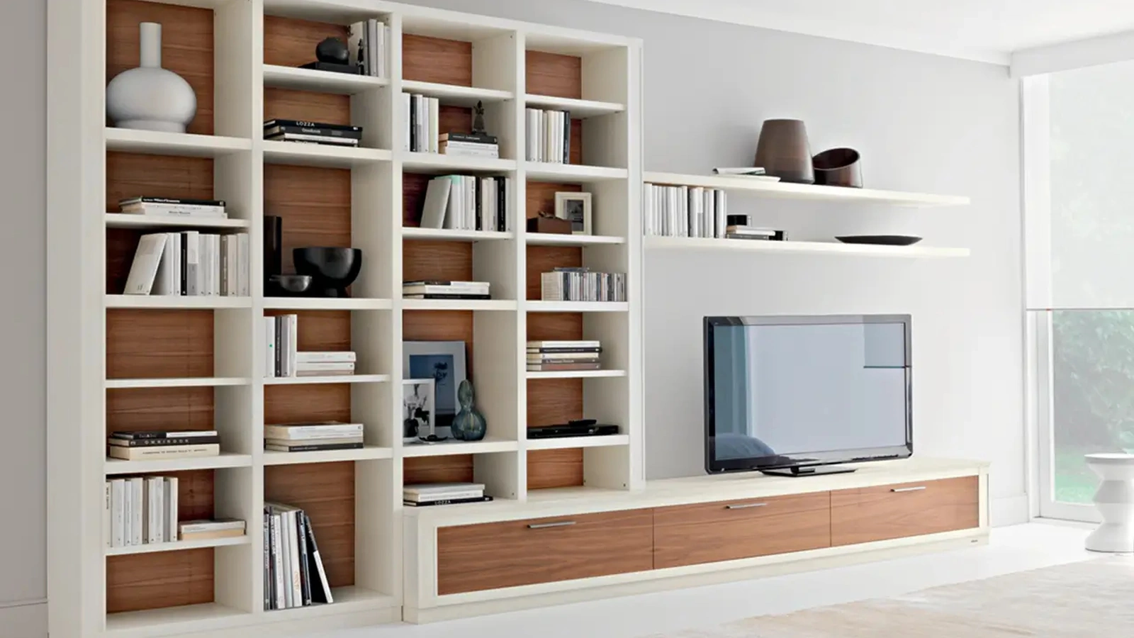 Parete Attrezzata bicolore in laccato e legno Melograno composizione 27 di Le Fablier