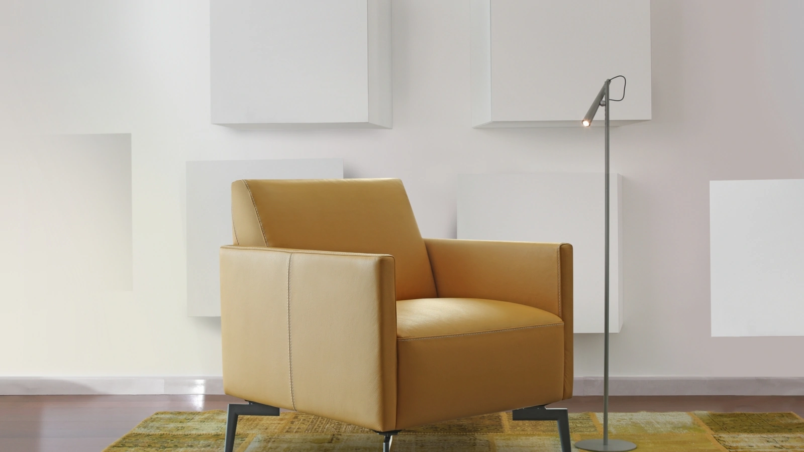 Poltroncina in pelle Chanel di Calia