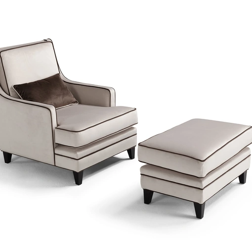 Poltrona in pelle imbottita con poggiapiedi Vanity di Vis Comoda