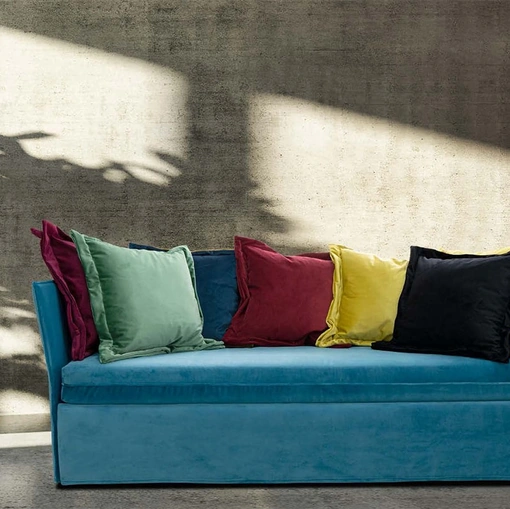 Divano lineare Andromeda di Vis Comoda