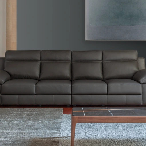 Divano lineare in pelle Taylor di Calia
