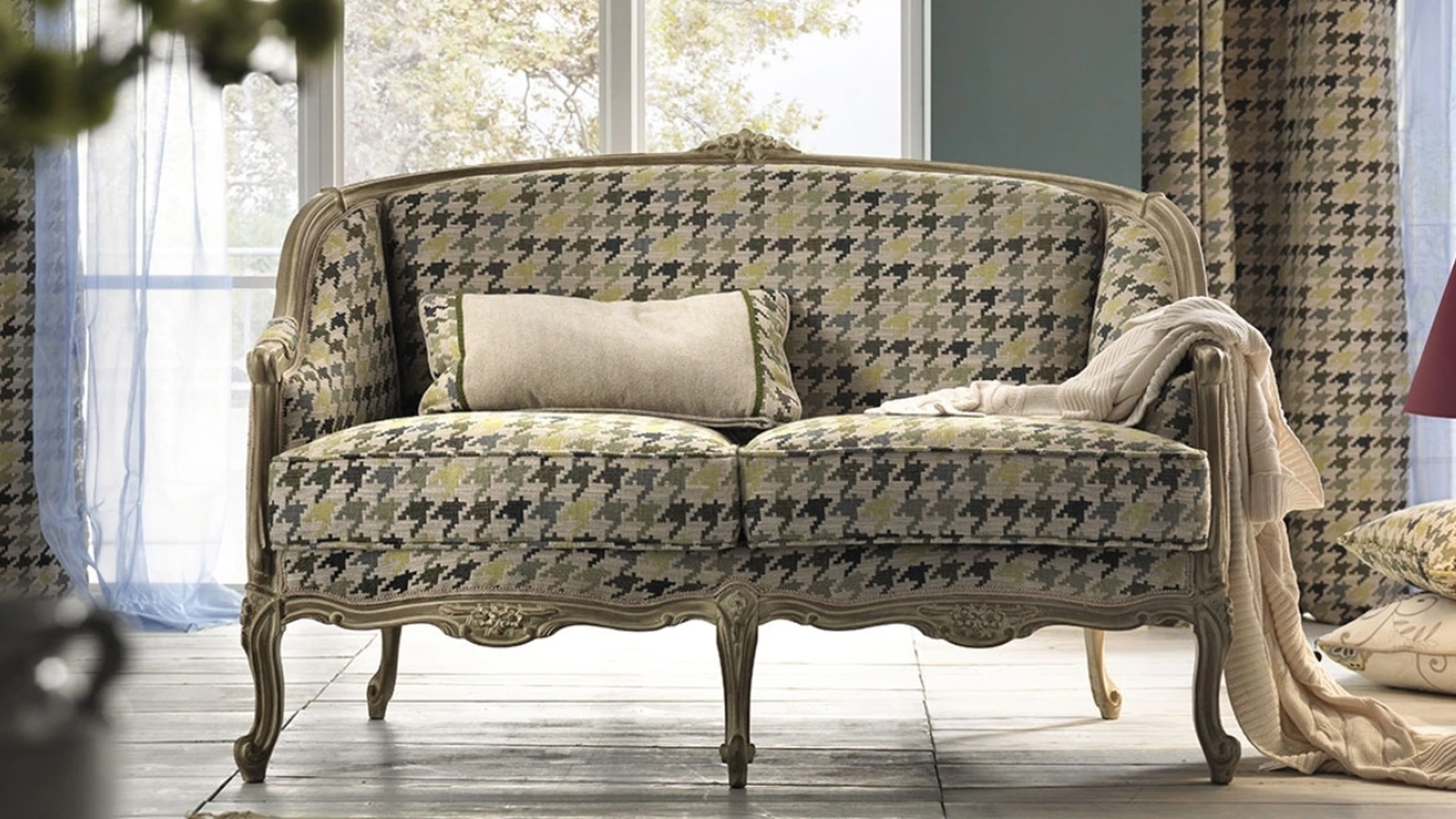 Divano lineare Cardamomo di TreCi Salotti