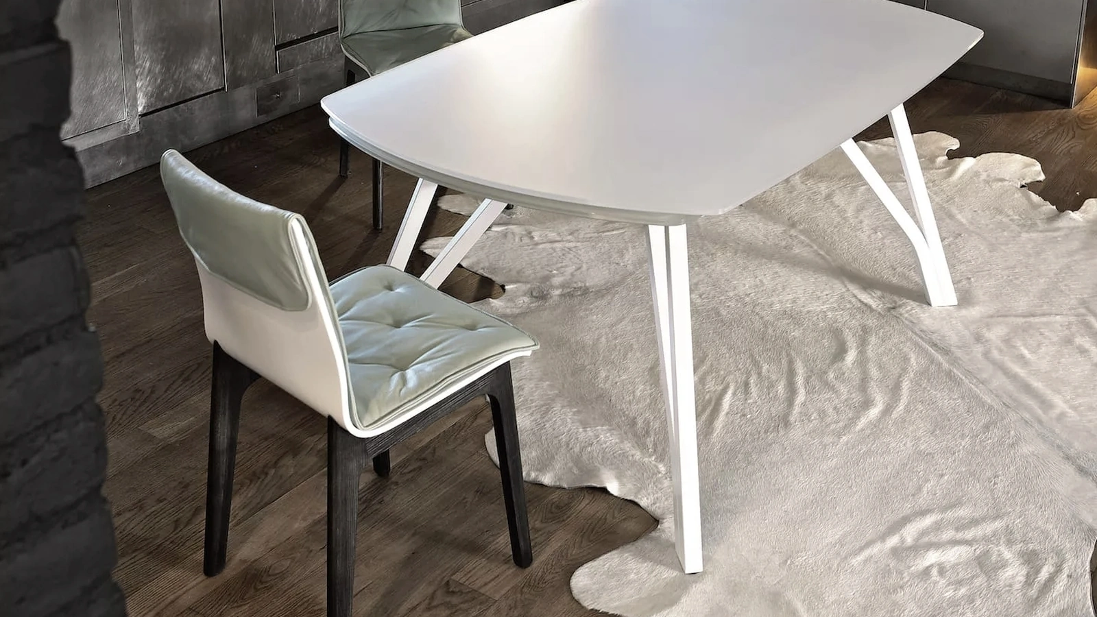 Sedia Alfa in legno massello e laccato di Bontempi