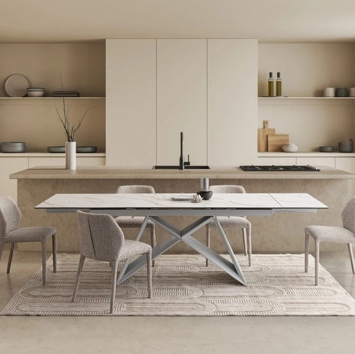 Sedia Libby completamente rivestita in tessuto di Bizzotto