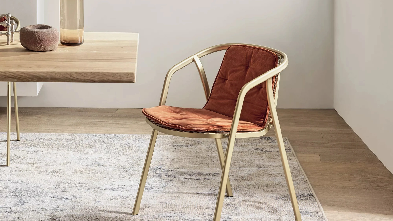 Sedia Ines in metallo laccato di Bontempi