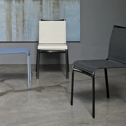 Sedia Net con struttura in acciaio rivestita in Texplast di Bontempi