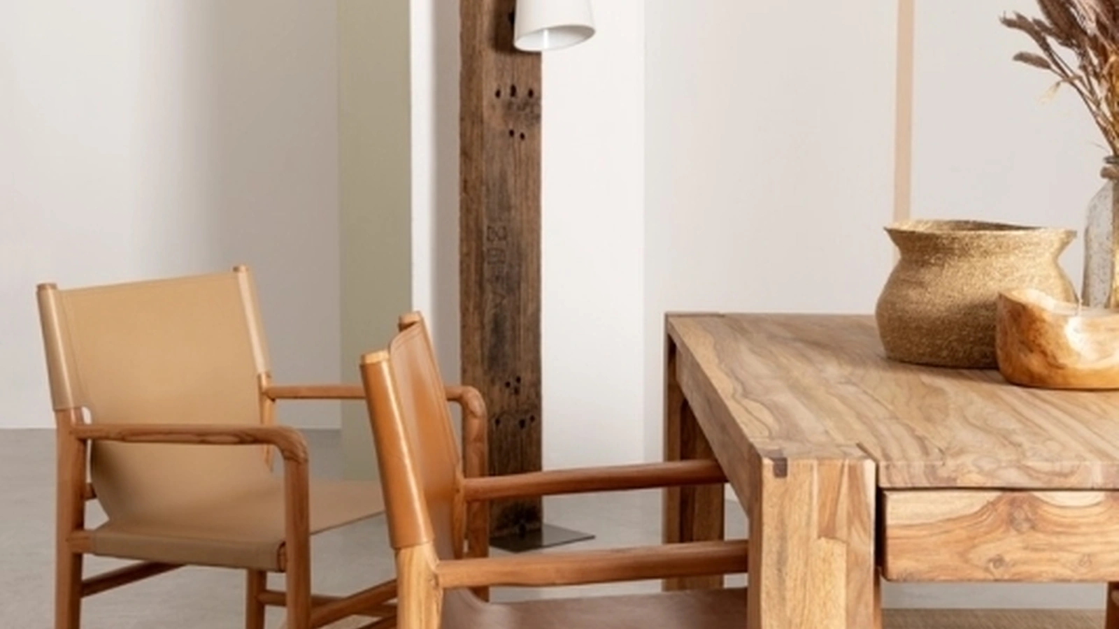 Sedia in pelle e Teak Caroline di Bizzotto