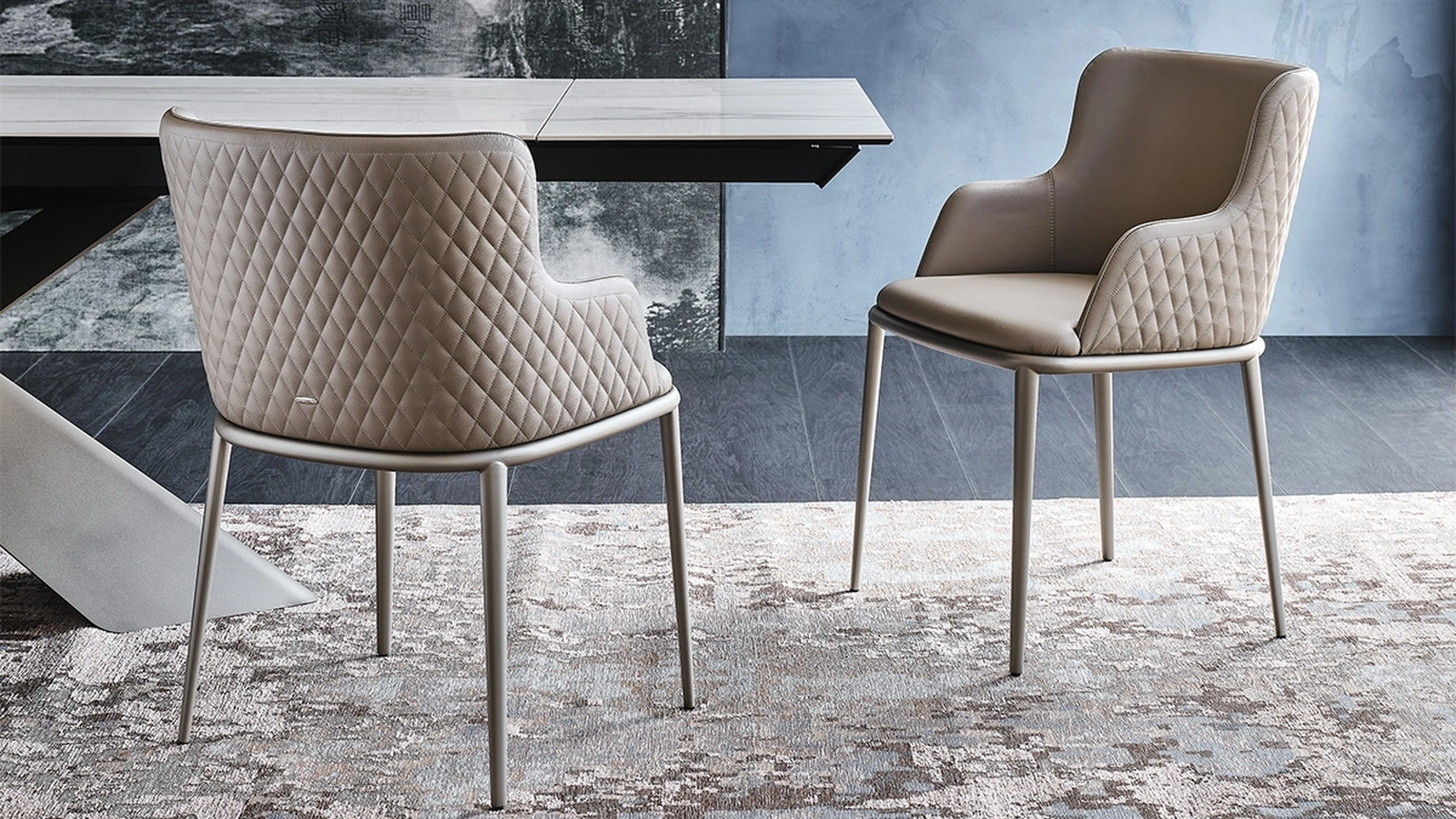 Sedia in pelle con braccioli e schienale trapuntati Magda ML Couture di Cattelan Italia