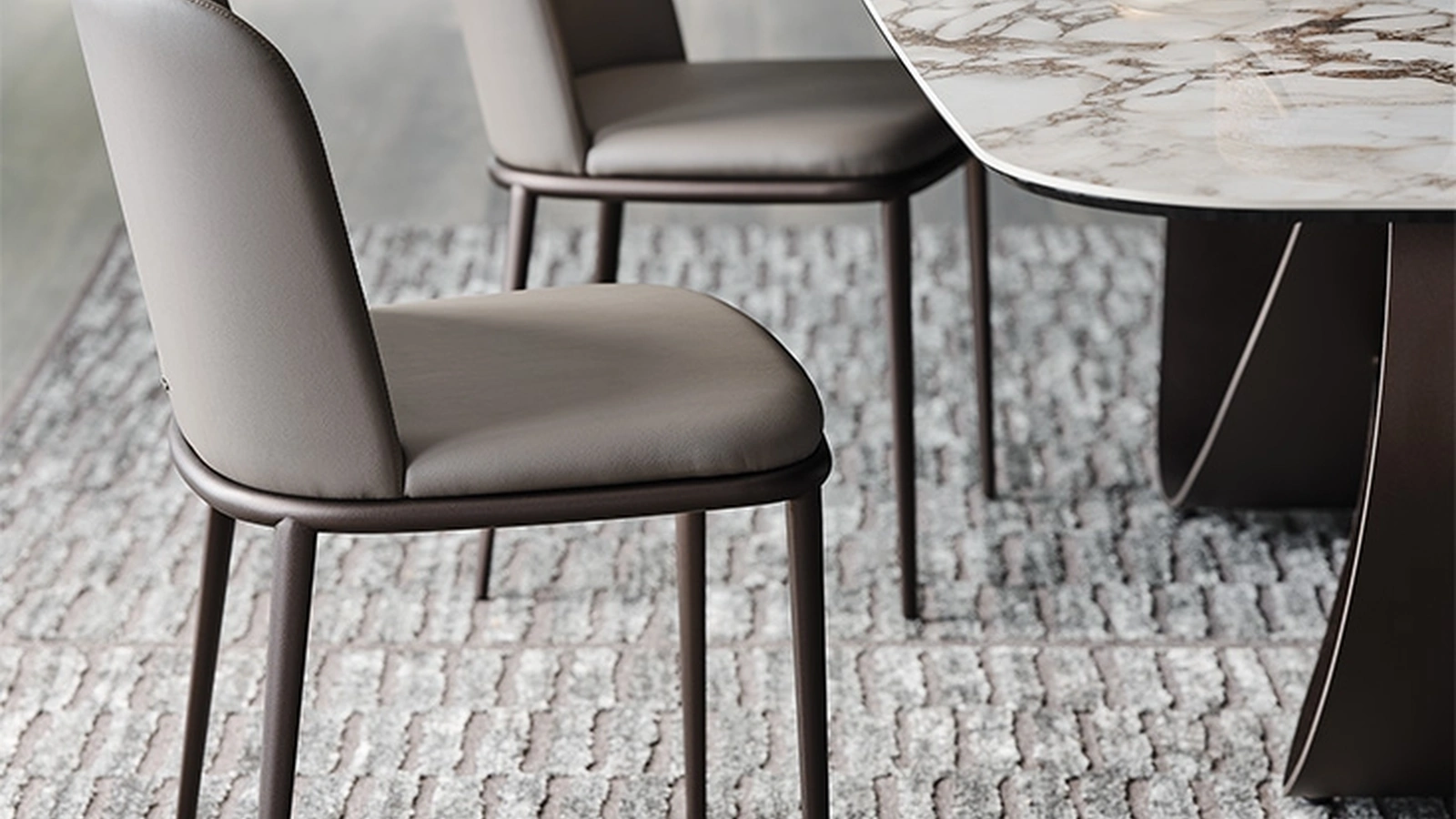 Sedia in pelle senza braccioli con struttura in metallo Magda ML di Cattelan Italia