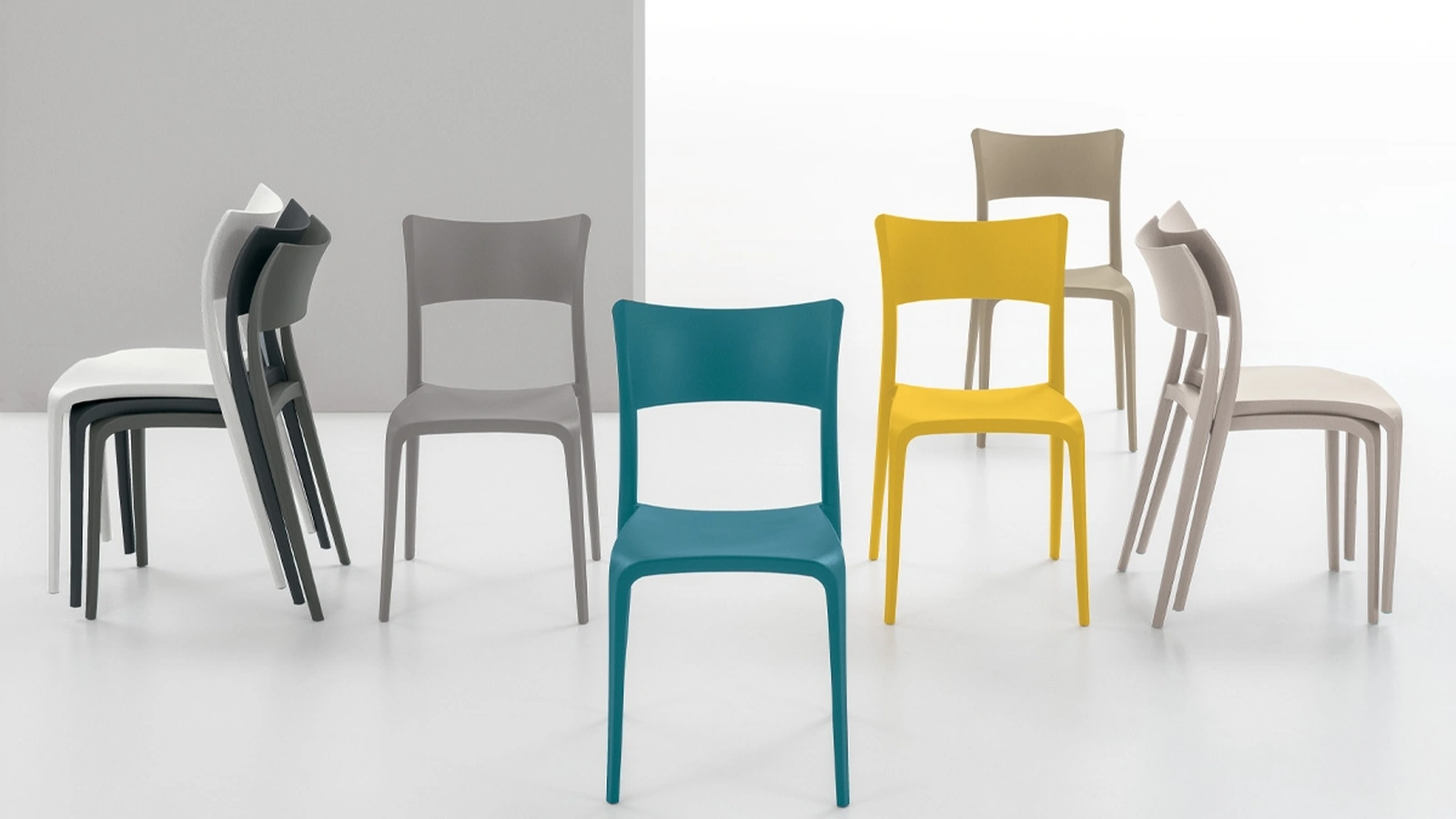 Sedia impilabile in polipropilene Cordoba di Target Point