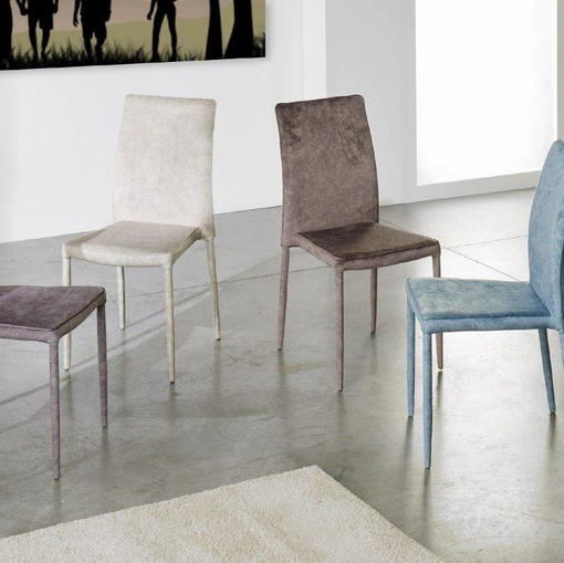 Sedia Ella completamente rivestita in velluto di Gipi Le Sedie