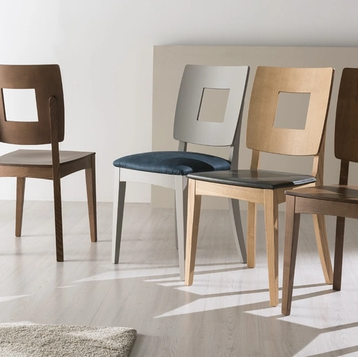 Sedia Contessa in frassino con seduta in tessuto, cuoietto o legno di Gipi Le Sedie