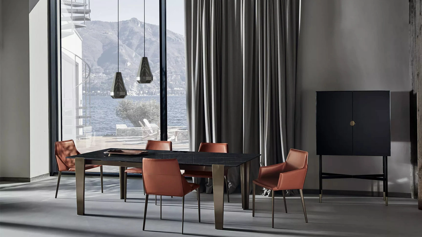 Sedia Sally rivestita in cuoio di Bontempi