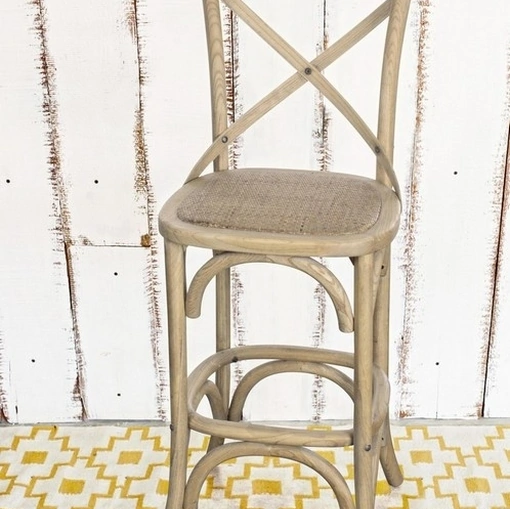 Sgabello in legno Cross di Bizzotto