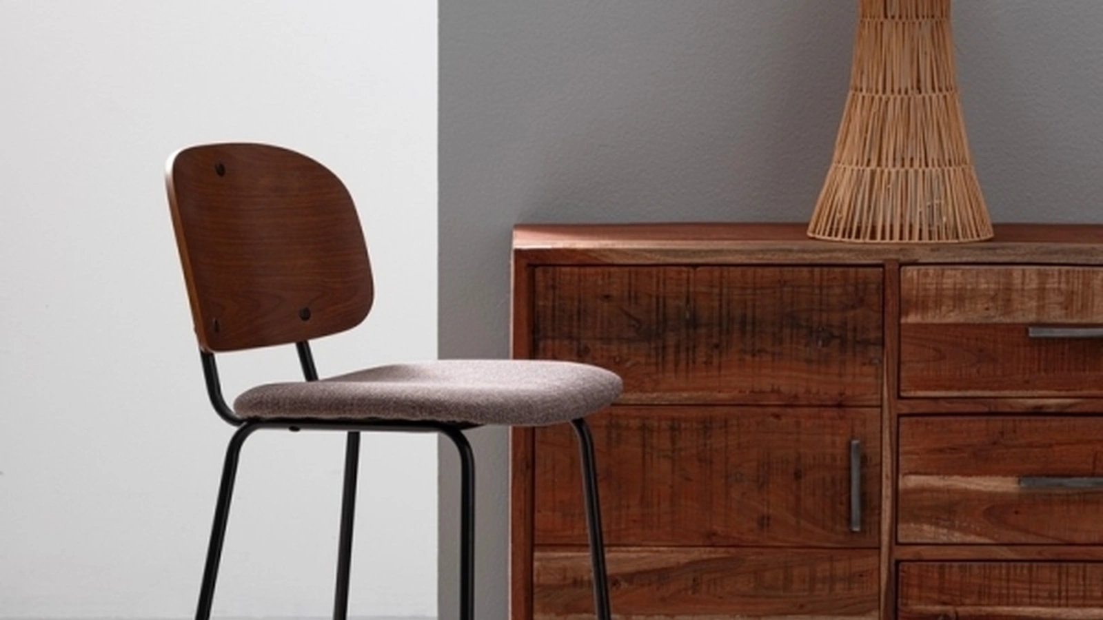 Sgabello in legno e acciaio Sienna di Bizzotto