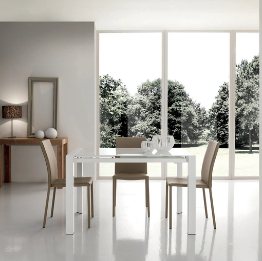 Tavolo allungabile in vetro temperato con gambe in metallo a sezione triangolare Atos Gipi Le Sedie