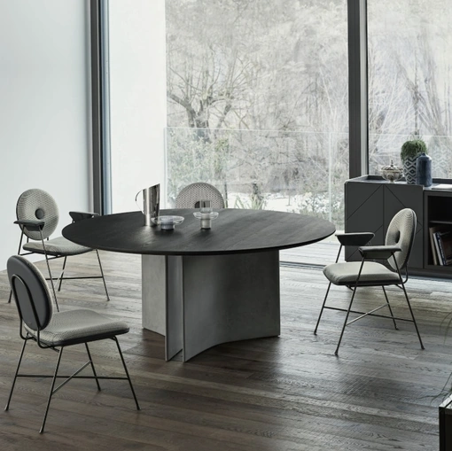 Tavolo rotondo Magnum con base in cemento e piano in legno impiallaciato di Bontempi