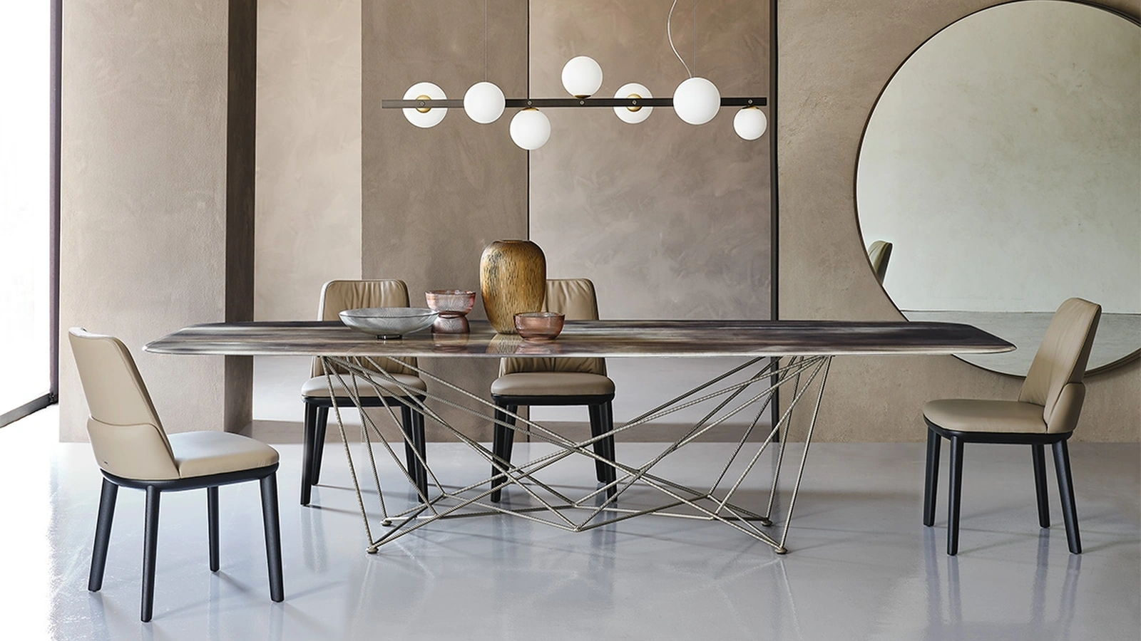 Tavolo con piano in cristallo con stampa e base in acciaio Gordon Crystalart di Cattelan Italia