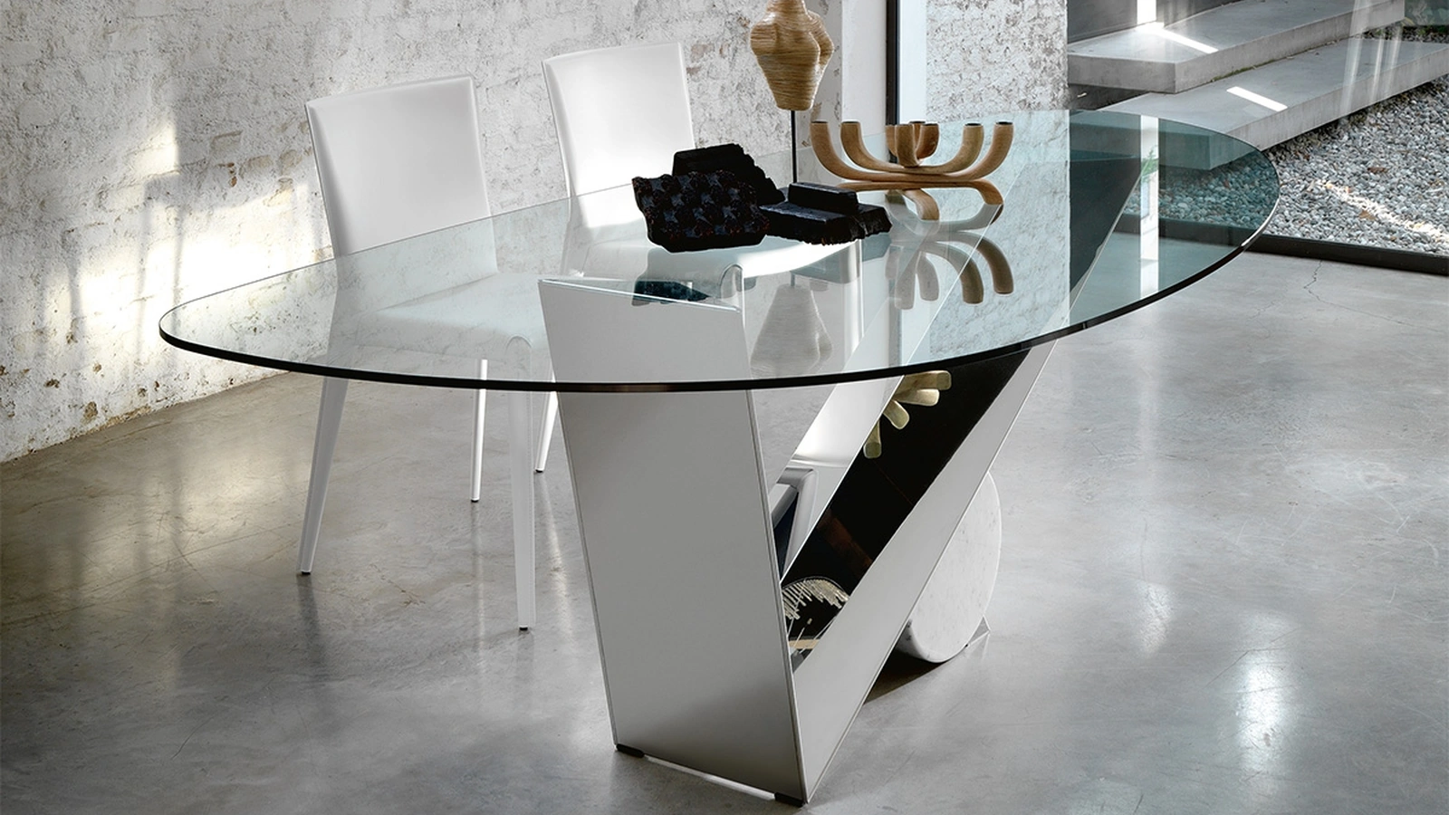 Tavolo in vetro con base in acciaio Inox lucido Valentinox di Cattelan Italia