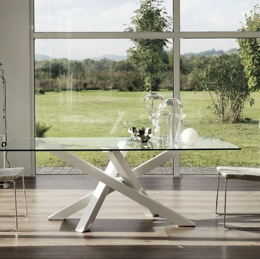 Tavolo rettangolare Quark in vetro con base in alluminio di Gipi Le Sedie