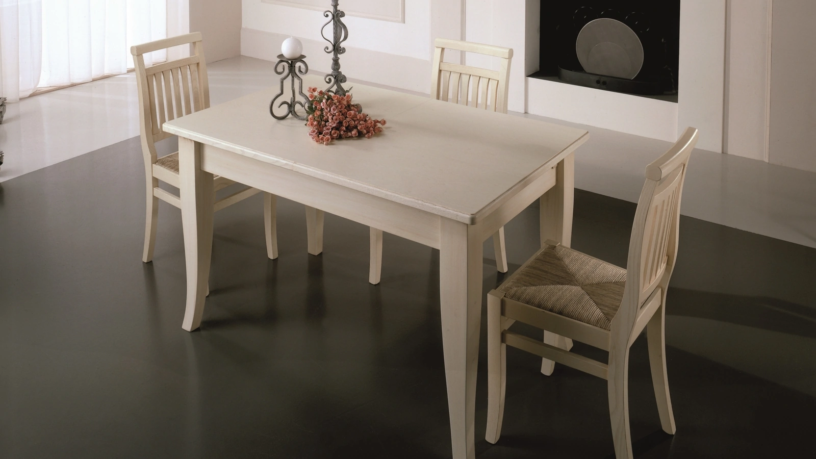 Tavolo allungabile Mass 10 in legno di frassino con bordo e gambe in massello di Gipi Le Sedie