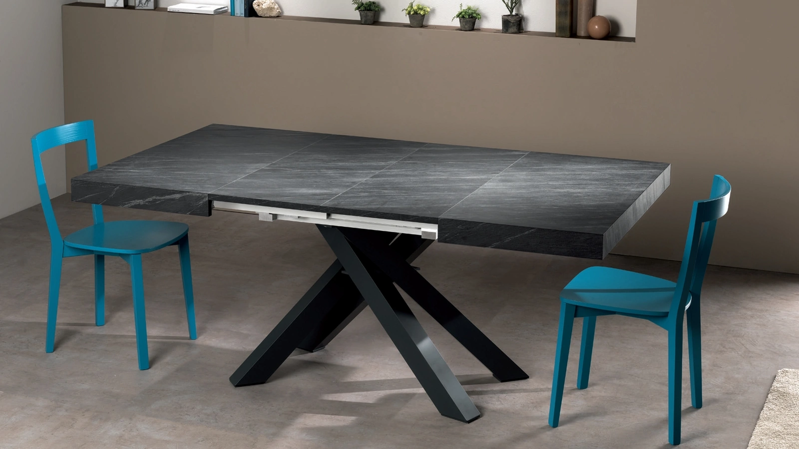 Tavolo Quark quadrato allungabile in laminato con base in alluminio di Gipi Le Sedie