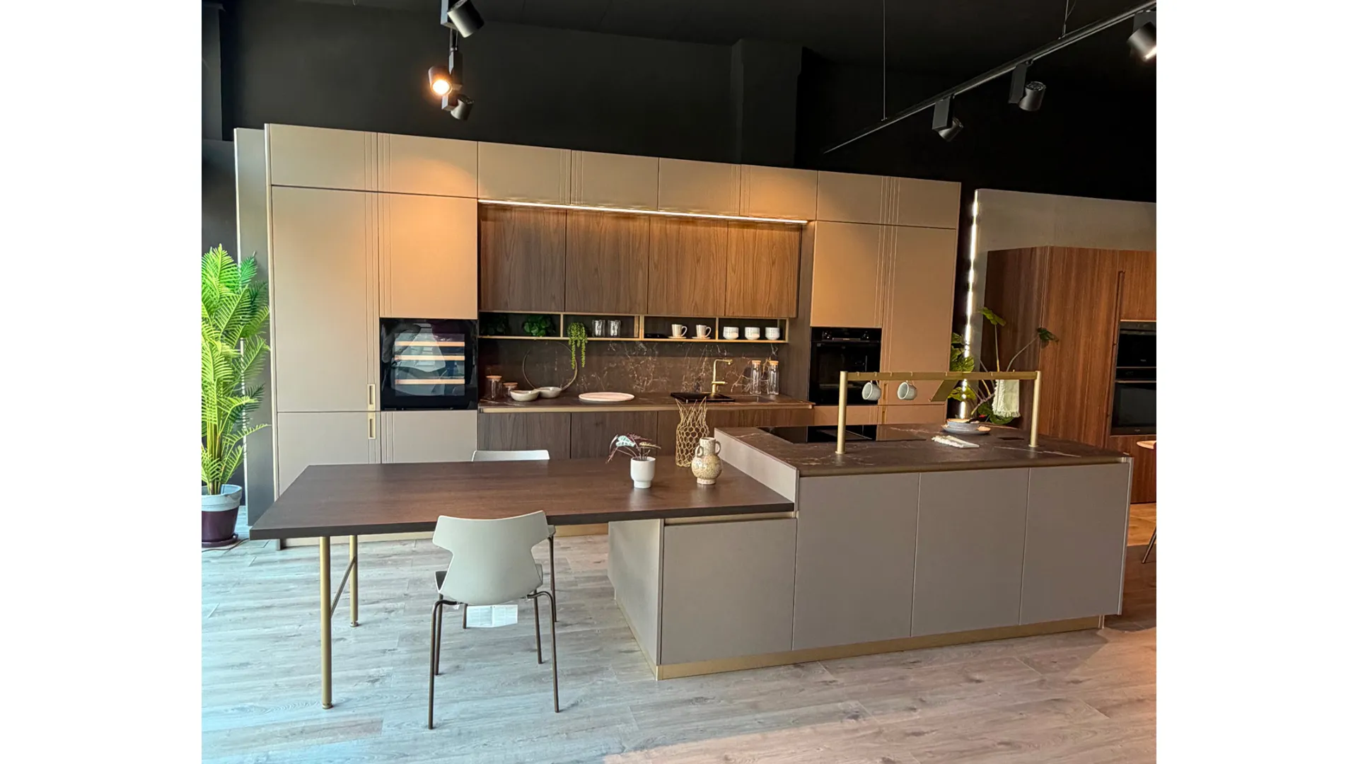 Visone Arredamenti - Negozio di mobili Caserta