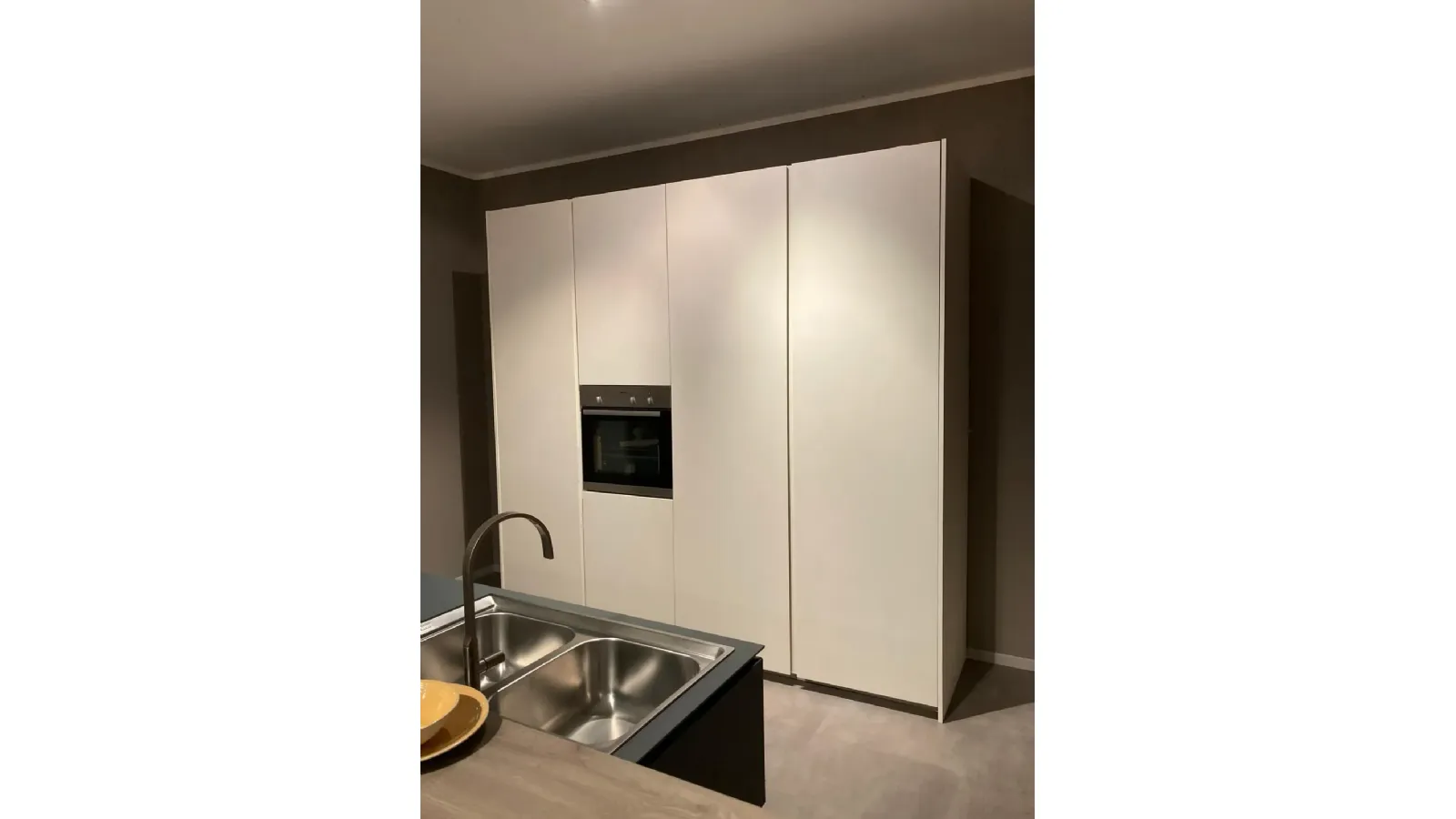 Cucina con isola Ernestomeda Obliqua SCONTATA 56%