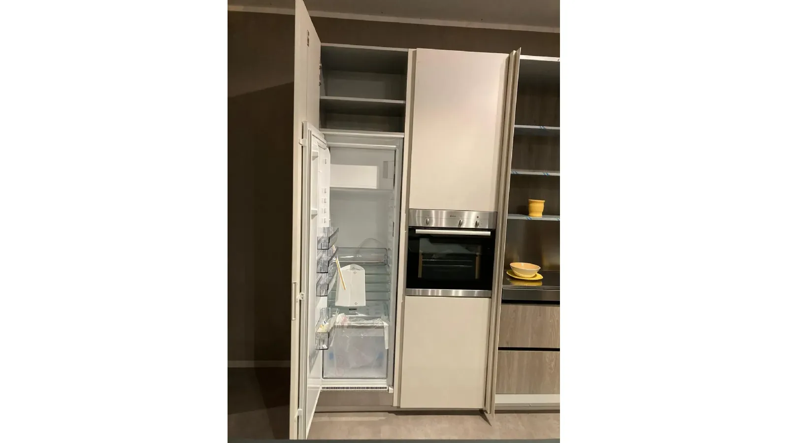 Cucina con isola Ernestomeda Obliqua SCONTATA 56%